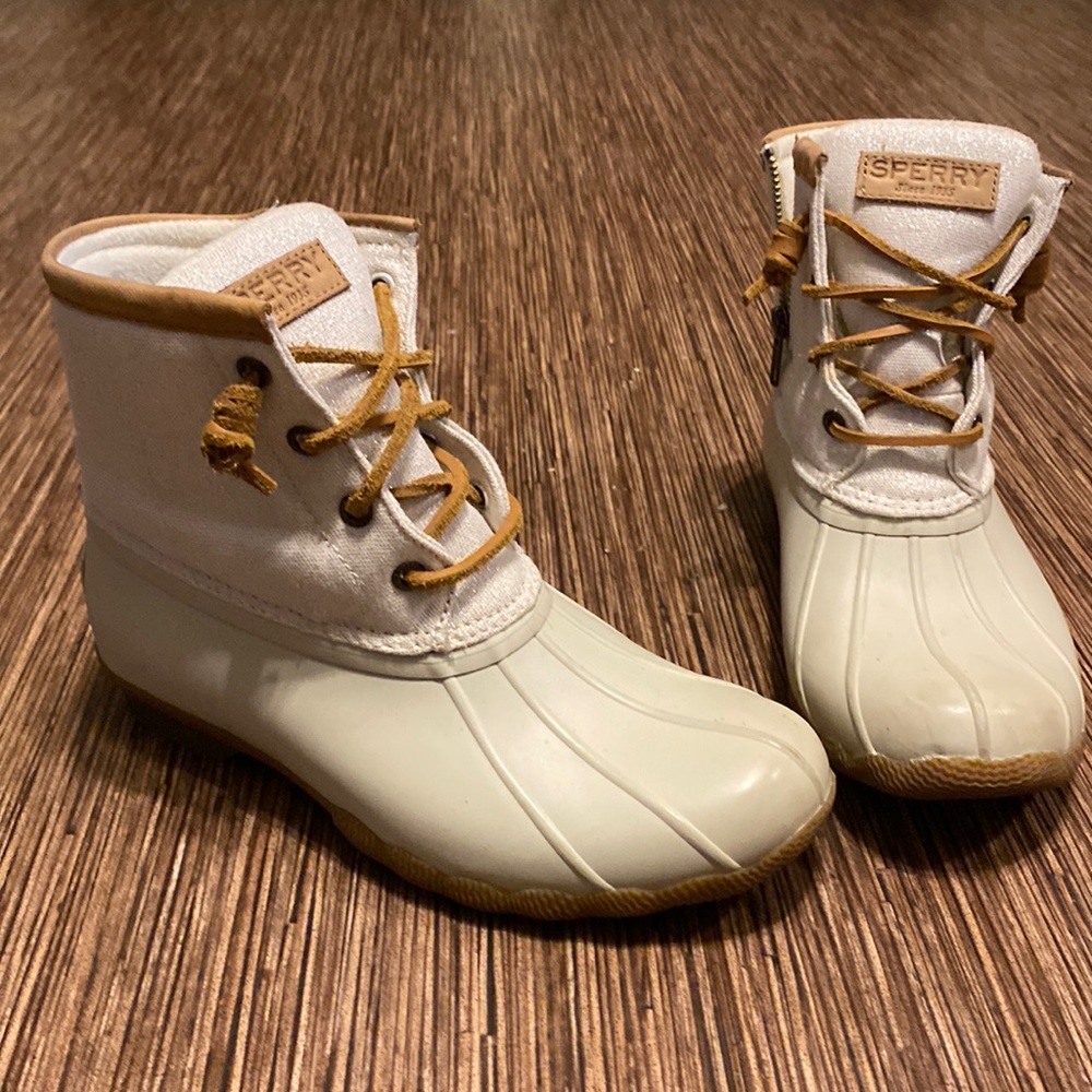 Sperry duck/snow boots